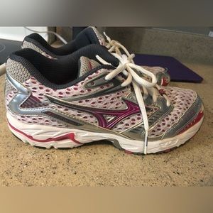 Mizuno Running Shoes NWOT